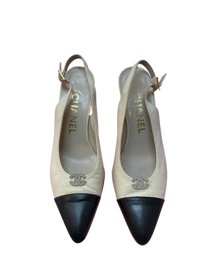 chanel Size 37 Cream Shoes