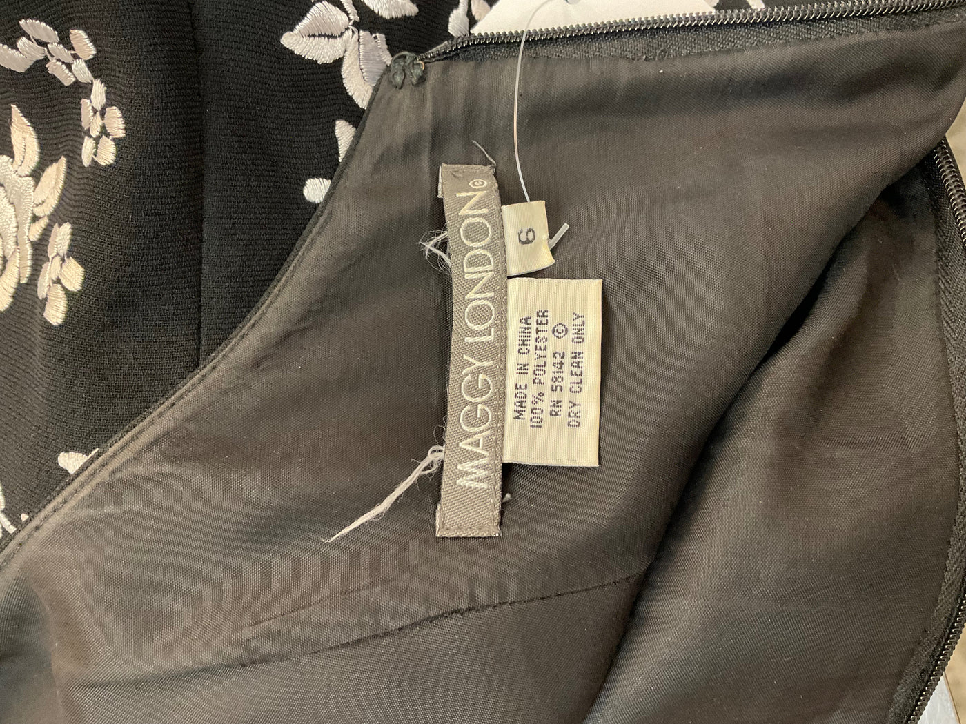 Maggie London Size 6 Black Dress