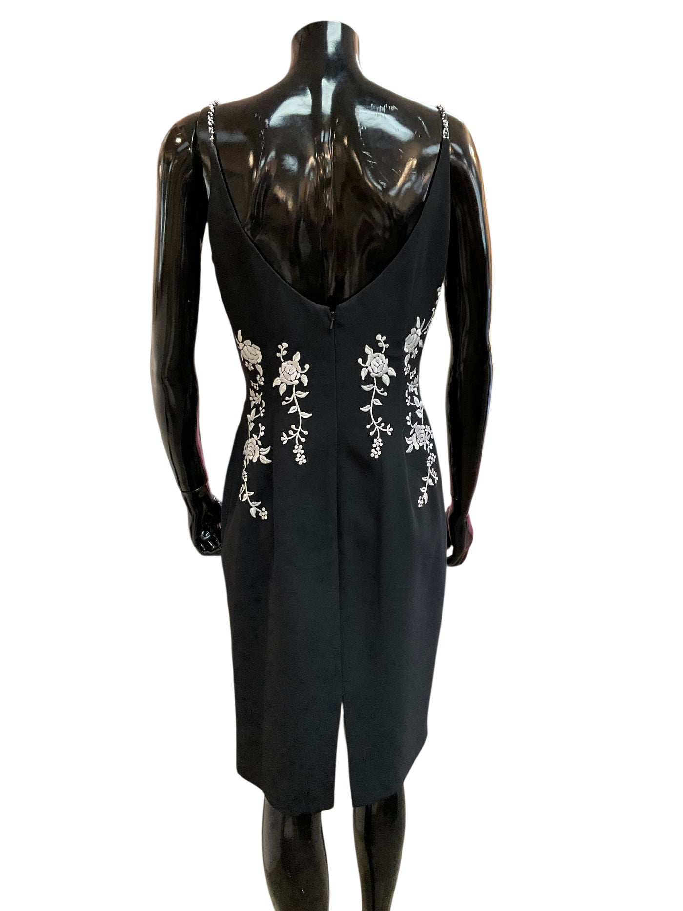 Maggie London Size 6 Black Dress