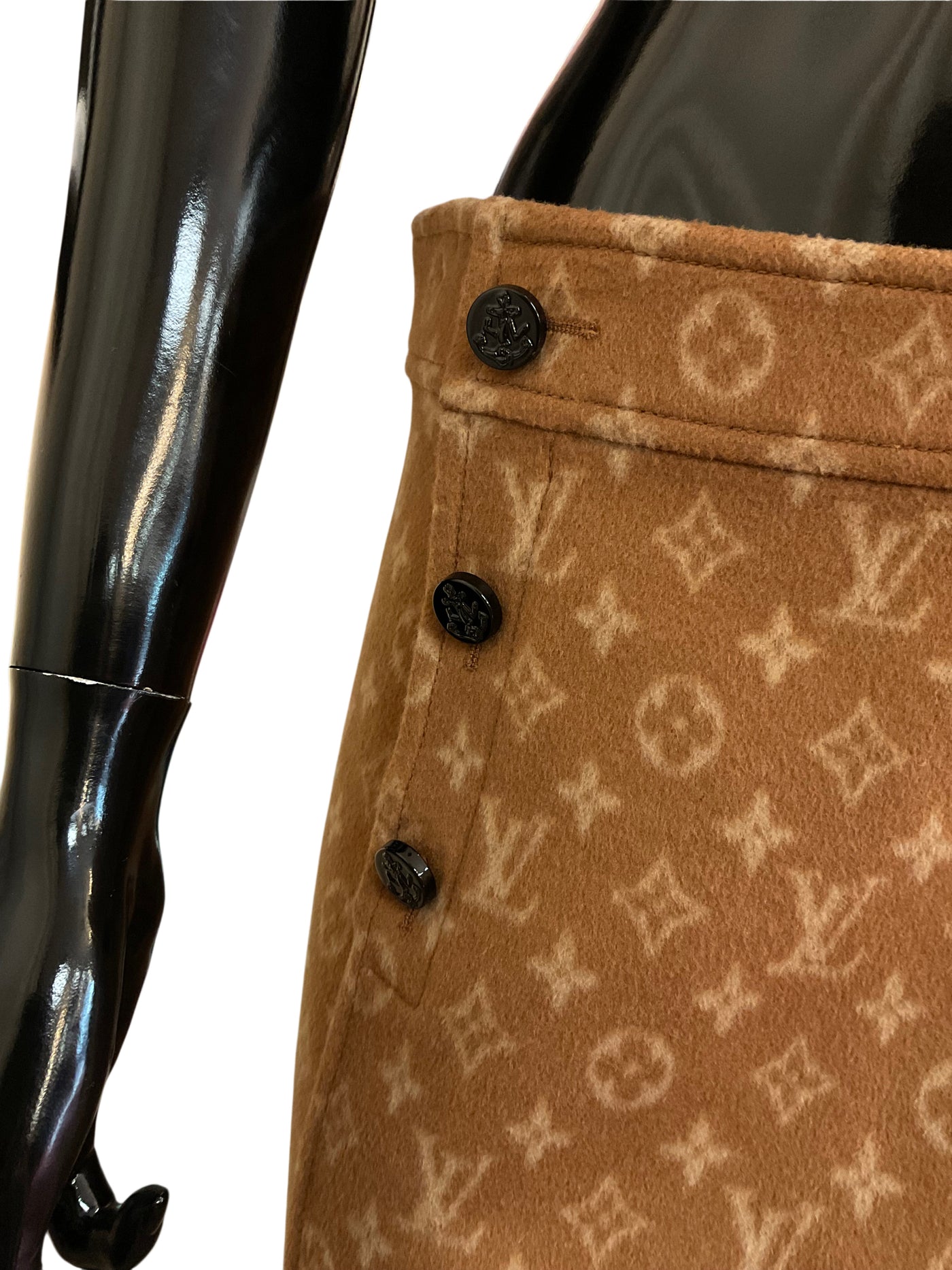 Louis Vuitton Size 38 tan Skirt